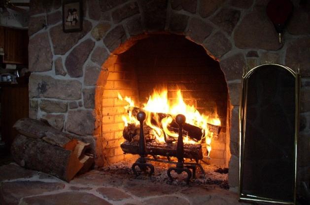 Τζάκι: 5 tips για να είναι όσο πιο «οικολογικό» γίνεται