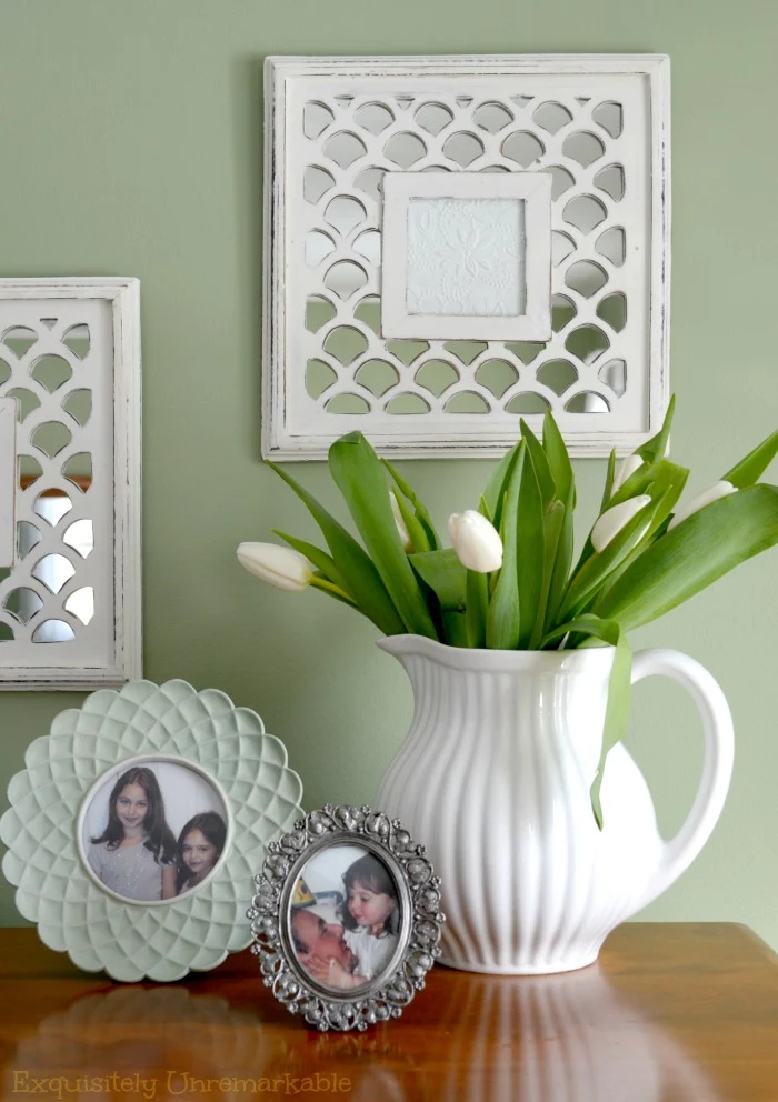 Decorating With Picture Frames