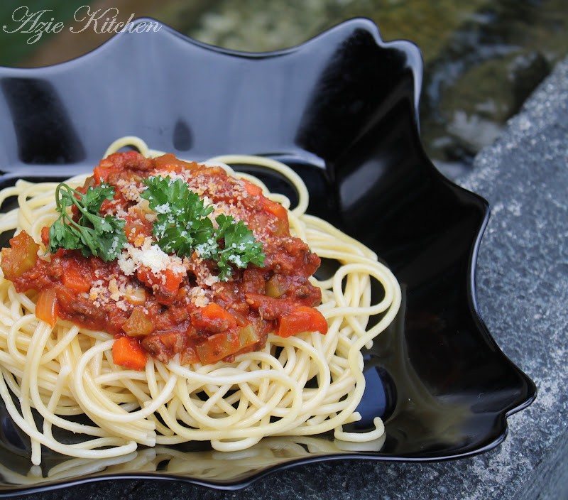Spaghetti alla Bolognese Kegemaran Anak Anak - Azie Kitchen