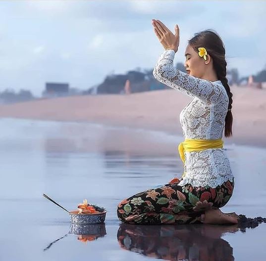 Pengertian Rangkaian Dan Makna Pelaksanaan Hari Raya Suci Galungan Dan Kuningan Mutiara Hindu