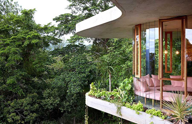 Jesse Bennett and Anne Marie Campagnolo's Planchonella House in Cairns