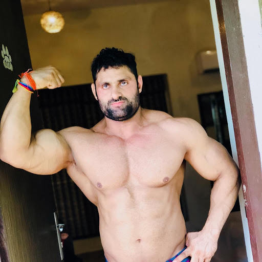 Muscle Bear Worship