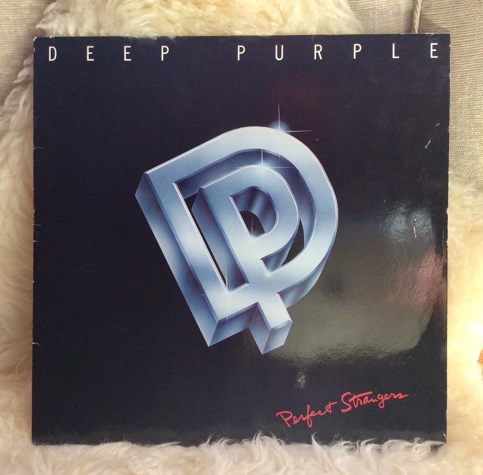 Deep purple perfect strangers 1984. Deep purple perfect strangers 1984 обложка. перфект стренджерс. Deep purple perfect strangers обложка. перфект стренджерс.