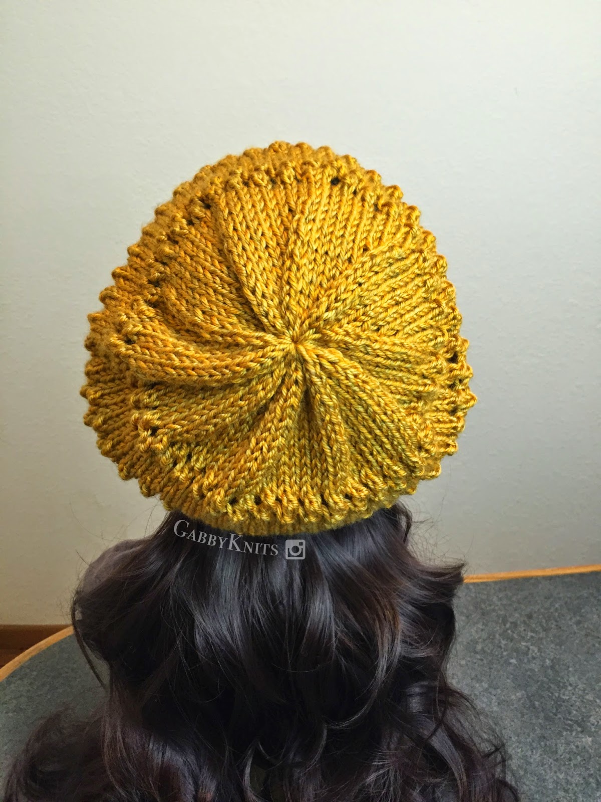 Wrapped in Knits: Eyelet Hat - Free Knitting Pattern
