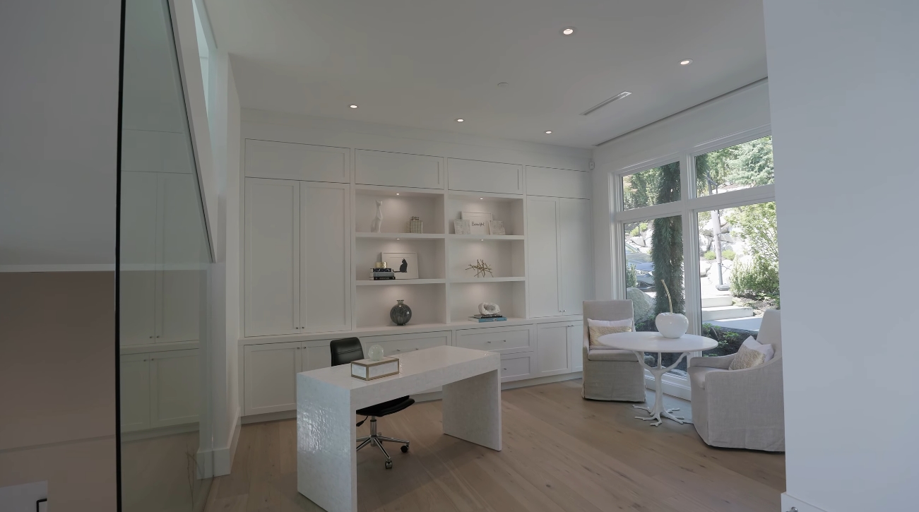 74 Photos vs. Luxury Contemporary Home In West Vancouver Interior Design Tour