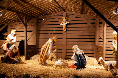 El Niño Jesus nace en el pesebre en Nochebuena