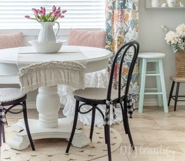 Cheery Cottage Table Makeover! Dixie Belle Farmhouse Green and