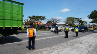 Polres Demak Gelar Razia Ring Road Dapati Pemudik Naik Pickup Modifikasi 1 IMG 20210504 WA0020