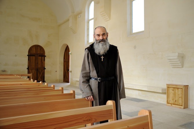 Enquête Sur La Famille Une Mystérieuse Communauté Religieuse Il Sismografo: FranciaAutour de la Famille religieuse Saint-Joseph, des