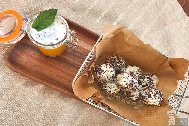 Snacks de espelta inflada con arándanos y cacao