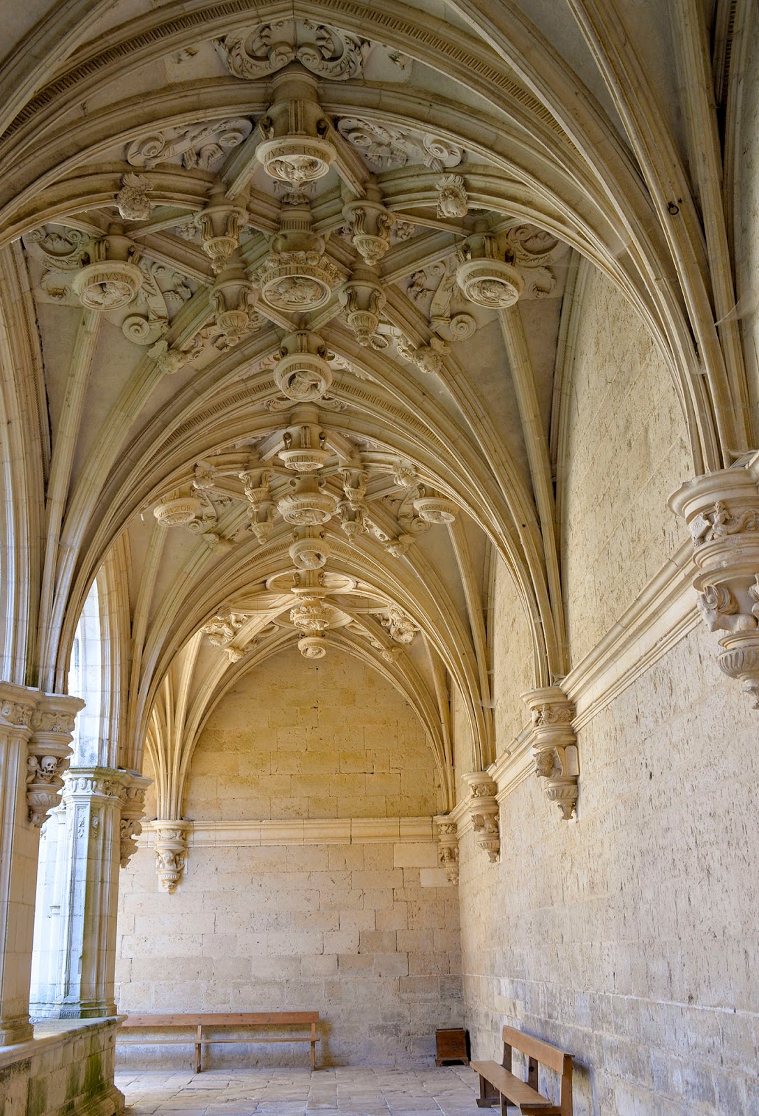 claustro monasterio san zoilo carrion condes palencia