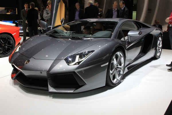 2012-Lamborghini-Aventador.jpg