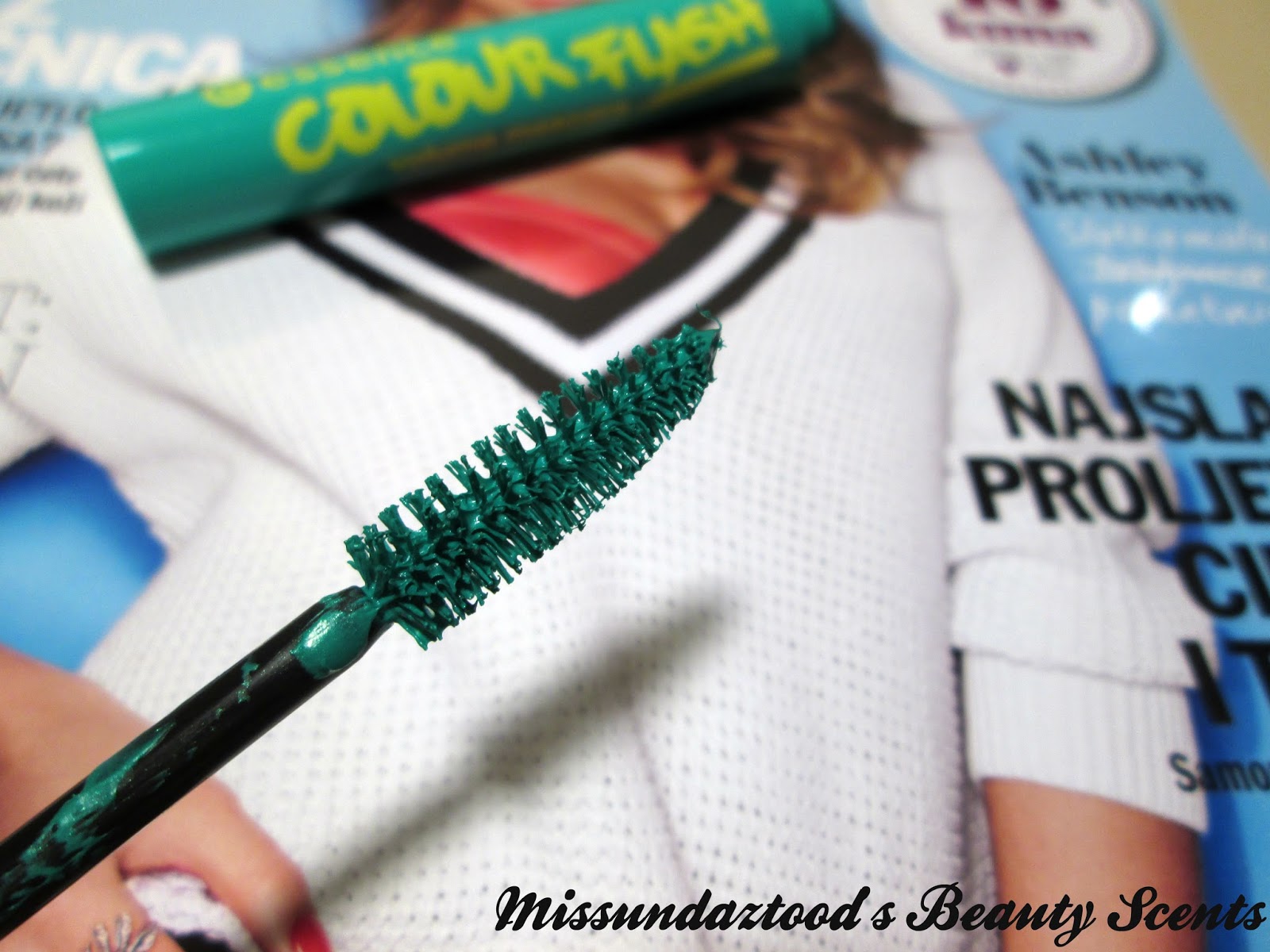 essence colour flash mascara