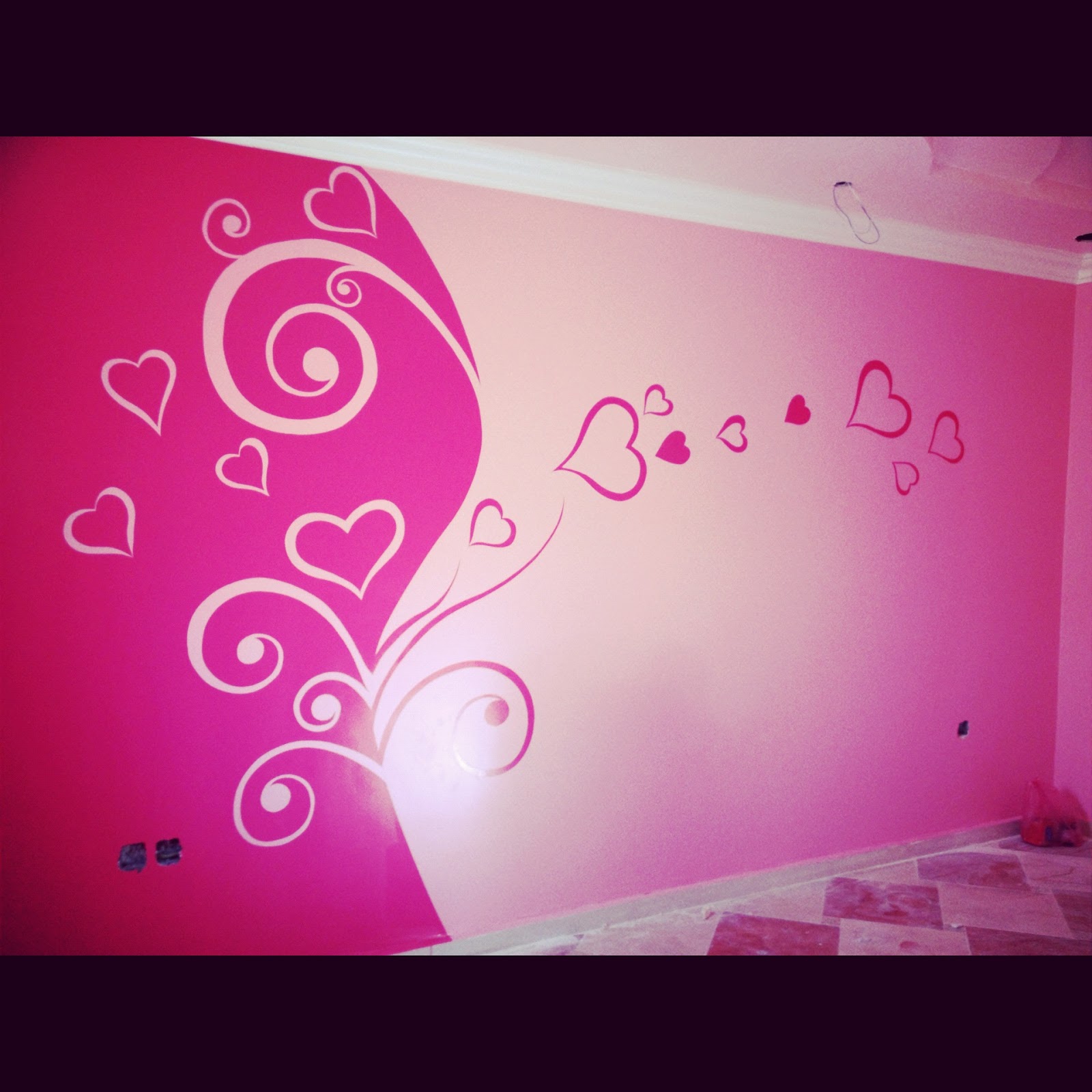 wall-design-ideas-stencil-and-hand-painted-wall