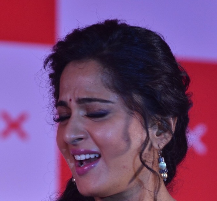 Actress Anushka Shetty Cute Funny Face Photos