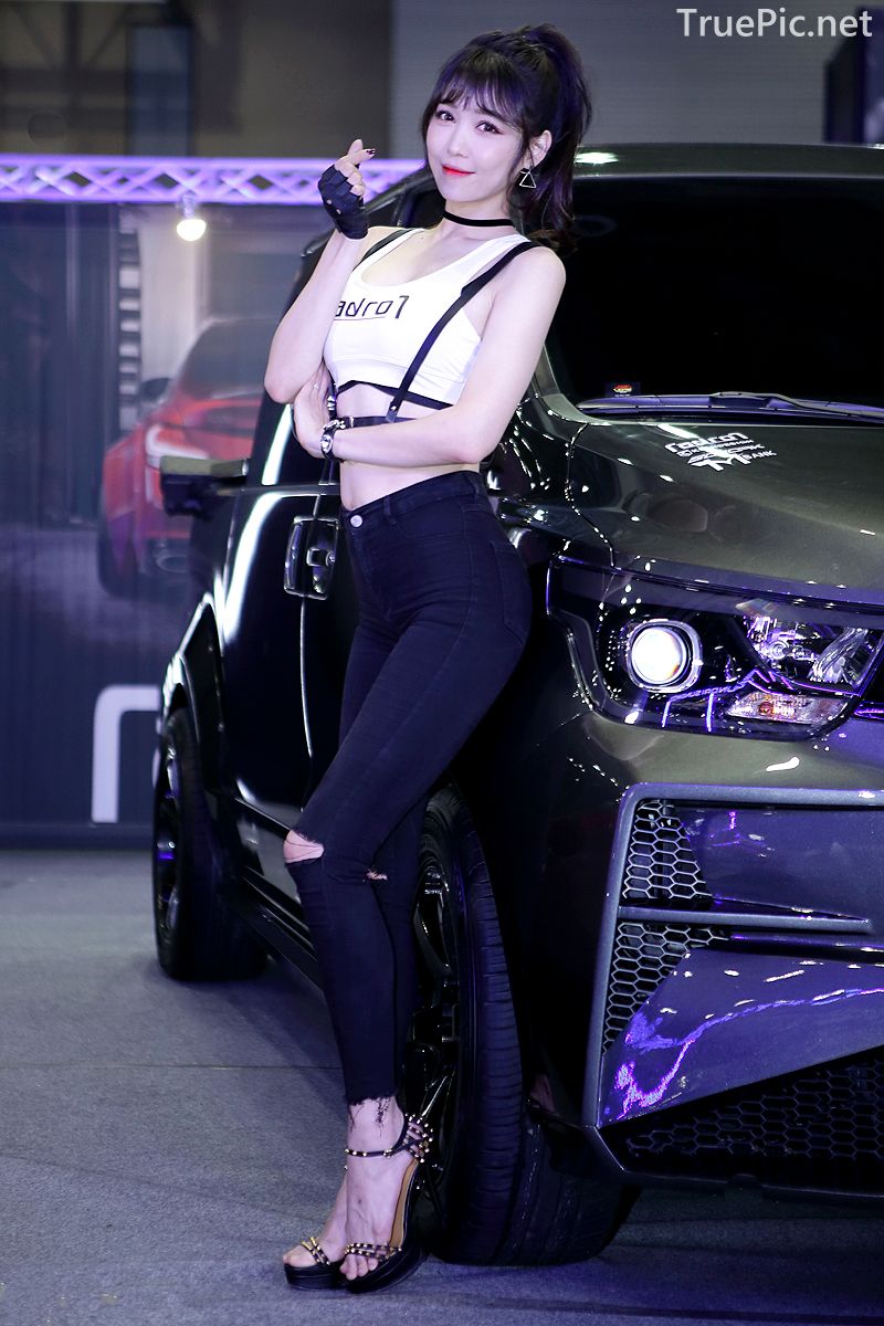 Korean Racing Model - Lee Eunhye - Seoul Auto Salon 2019 - Picture 15
