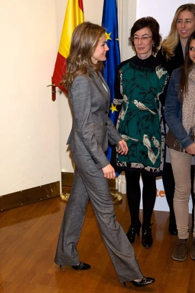 Crown Princess Letizia of Spain attended Antena 3 Foundation meeting in Madrid. Hugo Boss grey suit, blazer