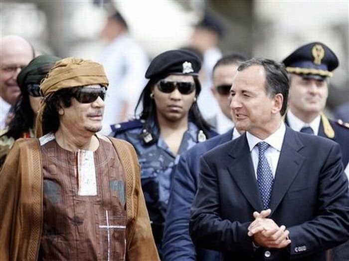 من هم الحرس الجمهوري الليبي أمازون  لمعمر القذافي