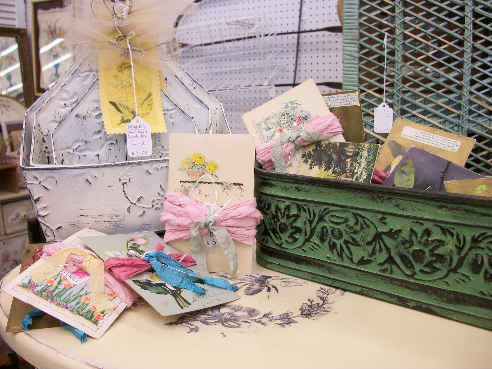 Distressed Donna Down Home: The Return of the Ribbons!