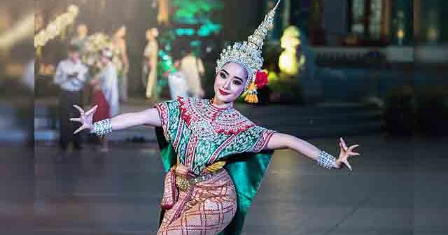 √ Perilaku Apresiasi Terhadap Keunikan Tari Kreasi