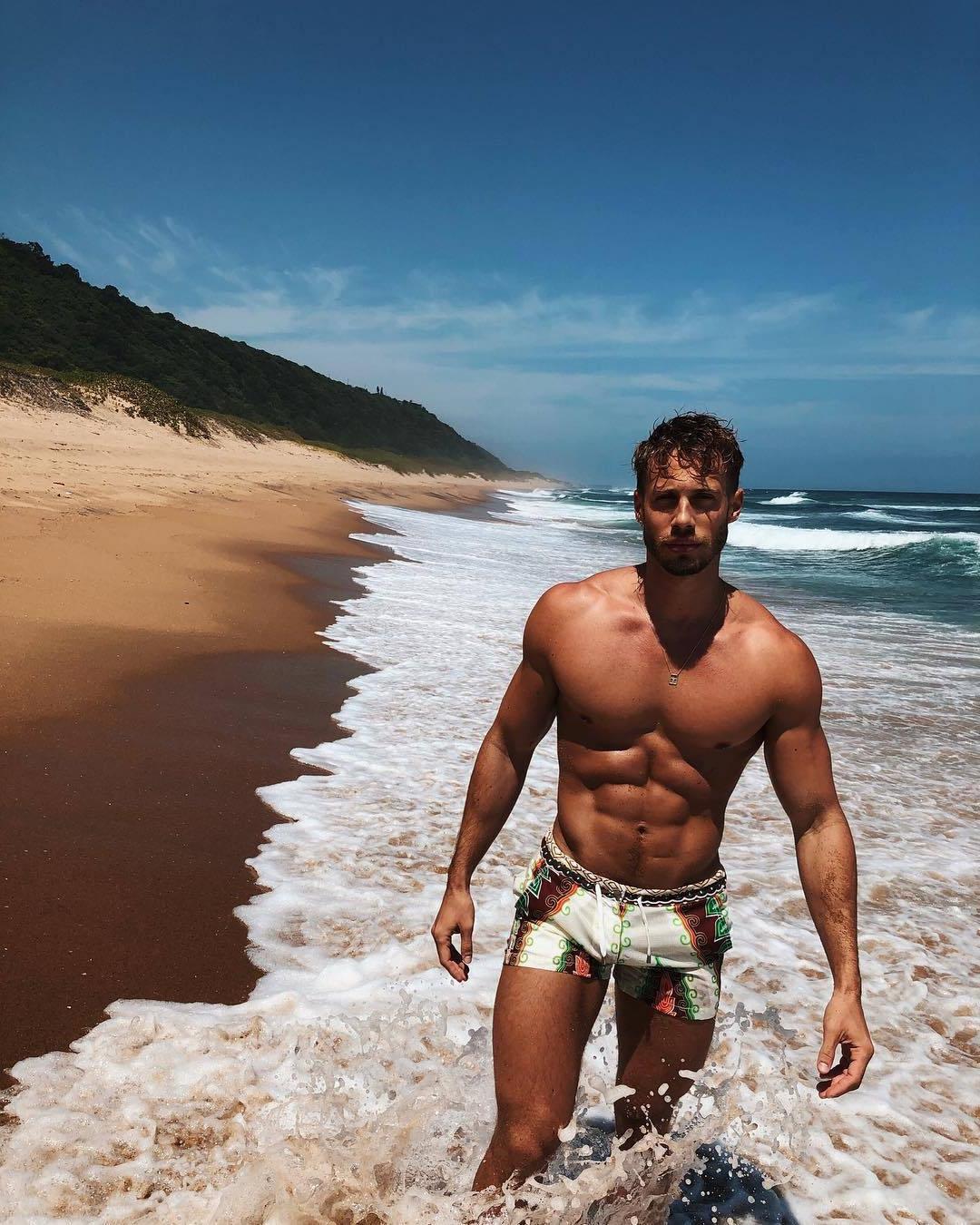 sexy-gay-guys-beach-body-fit-shirtless-dude-ocean-waves