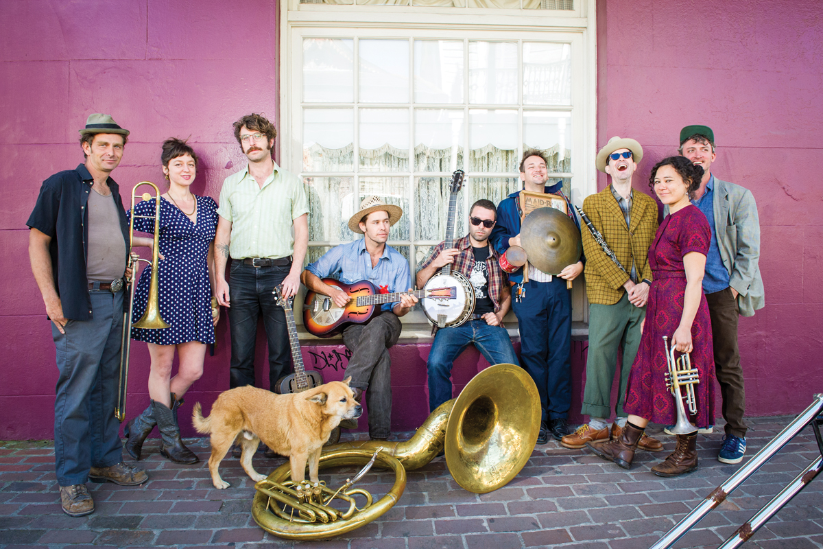 Torre da História Ibérica Tuba Skinny, na Royal Street de New Orleans...