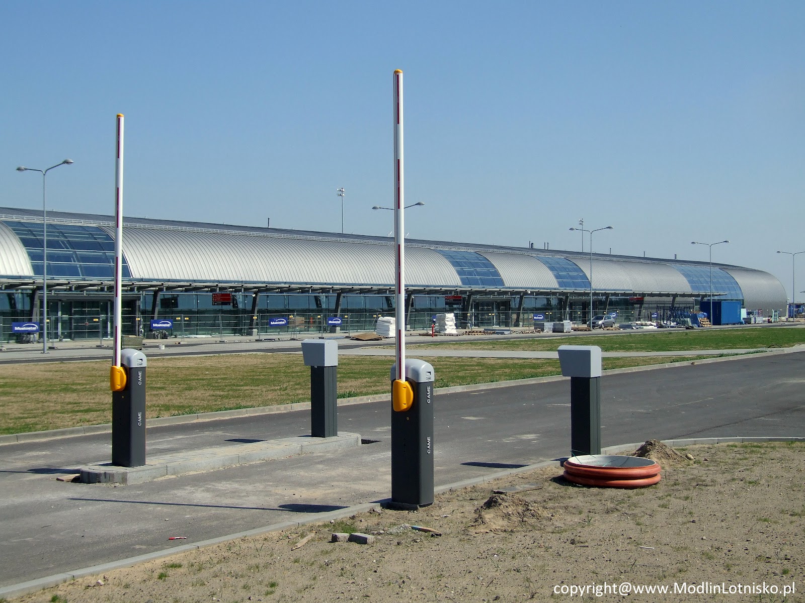 LOTNISKO WARSZAWA MODLIN MODLIN AIRPORT TAXI PARKING HOTEL RENT A