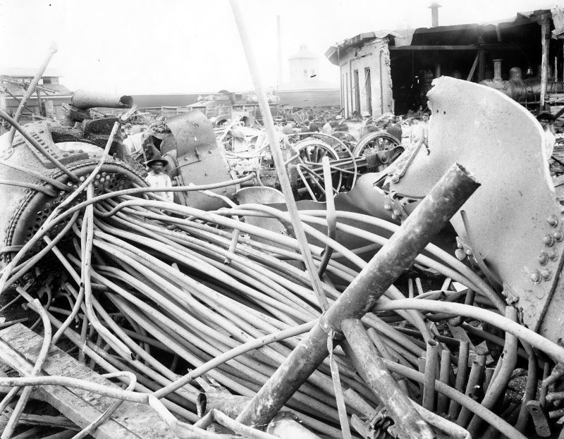 24 Bizarre Vintage Photos of Steam Engines After a Boiler Explosion