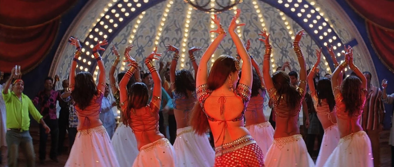 Aishwarya Rai sexy back in kajra re HD