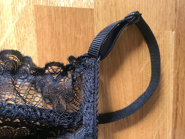 Diary of a Chain Stitcher: Black Scalloped Edge Lace Cloth Habit Watson Bra