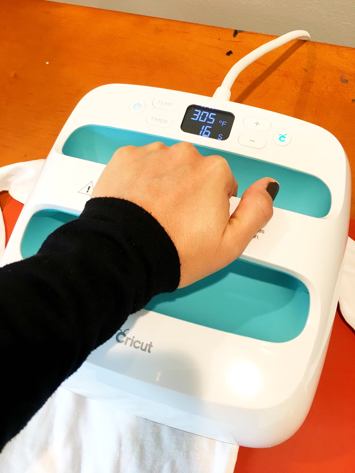 Cricut EasyPress Review (and a Beginner Tutorial) Silhouette School