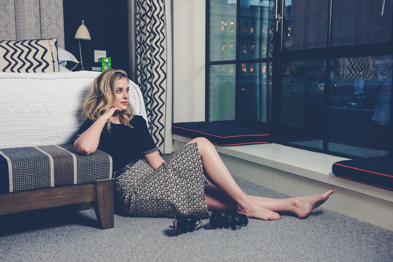 Elizabeth lail hot