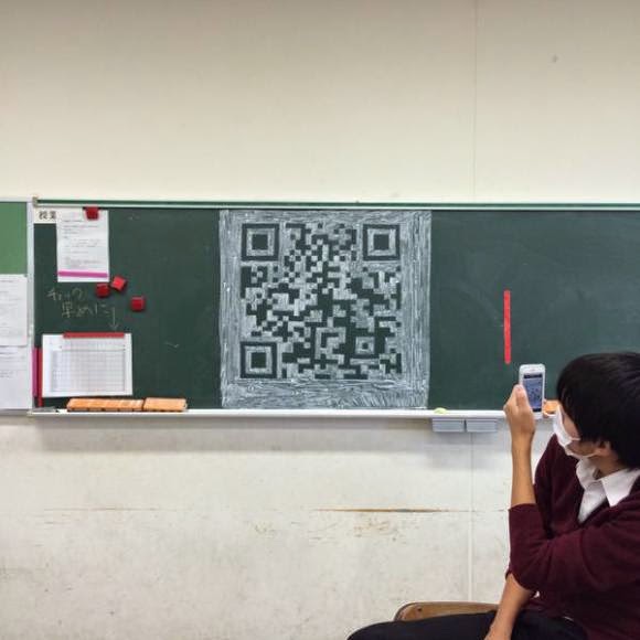 http://www.liataja.com/2014/11/pelajar-ini-menggambar-barcode-di-papan-tulis.html