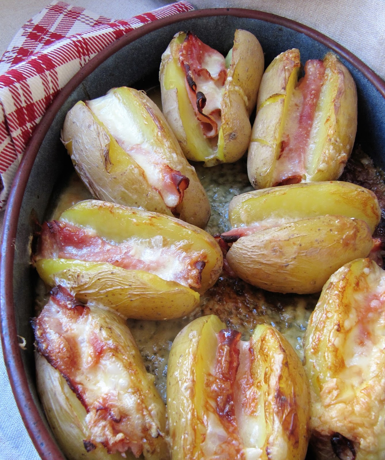 Recette  Pommes de terre farcies au fromage à raclette Le