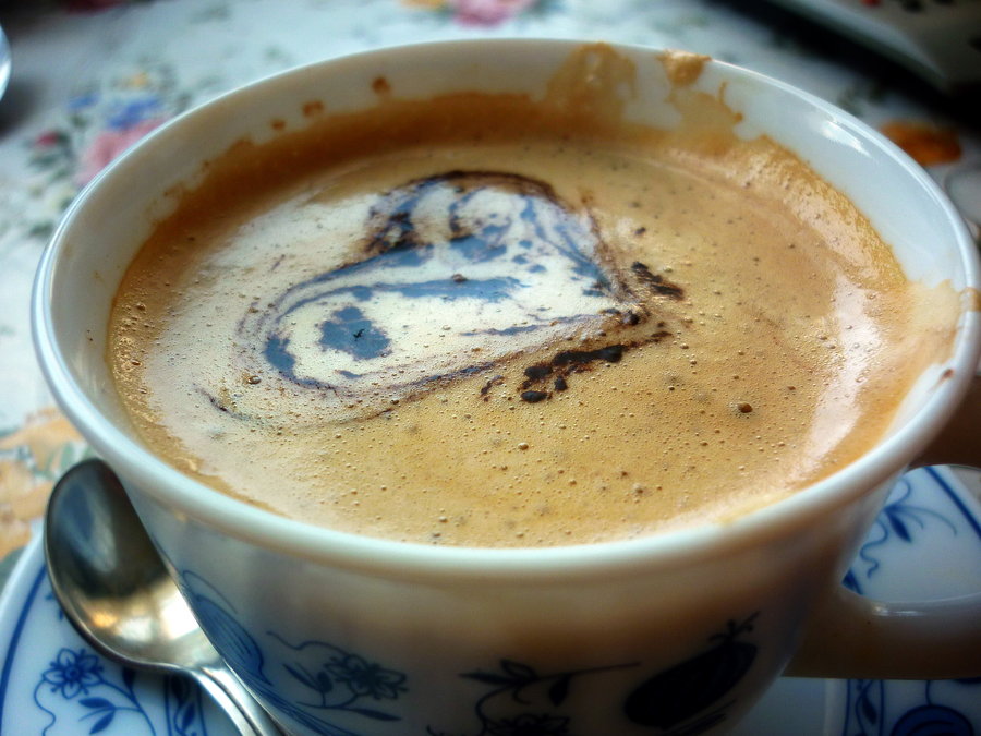 قهوة الصباح لكل صباح أجمل الكلمات الصباحية وصور فنجان القهوة Love_in_cup_of_coffee_by_mi6aki-d4bcofz