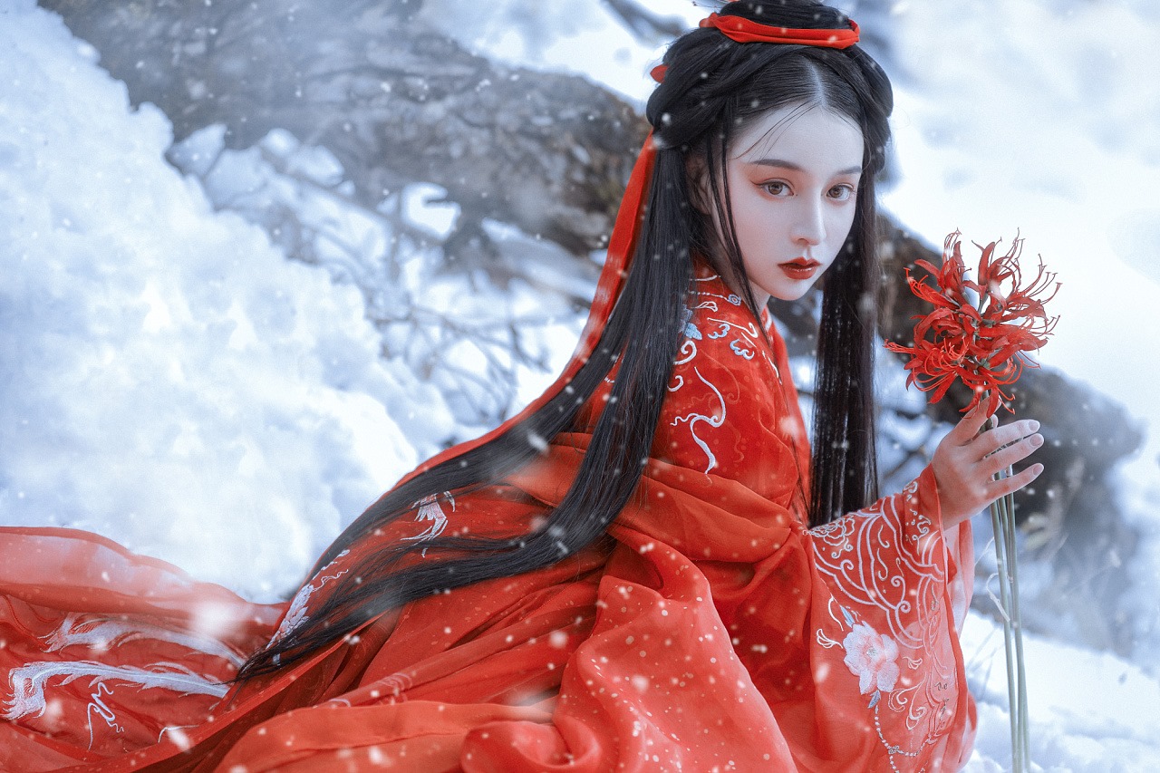 Image-Chinese-Beautiful-model-Snow-Princess-with-Chinese-historical-costume-TruePic.net