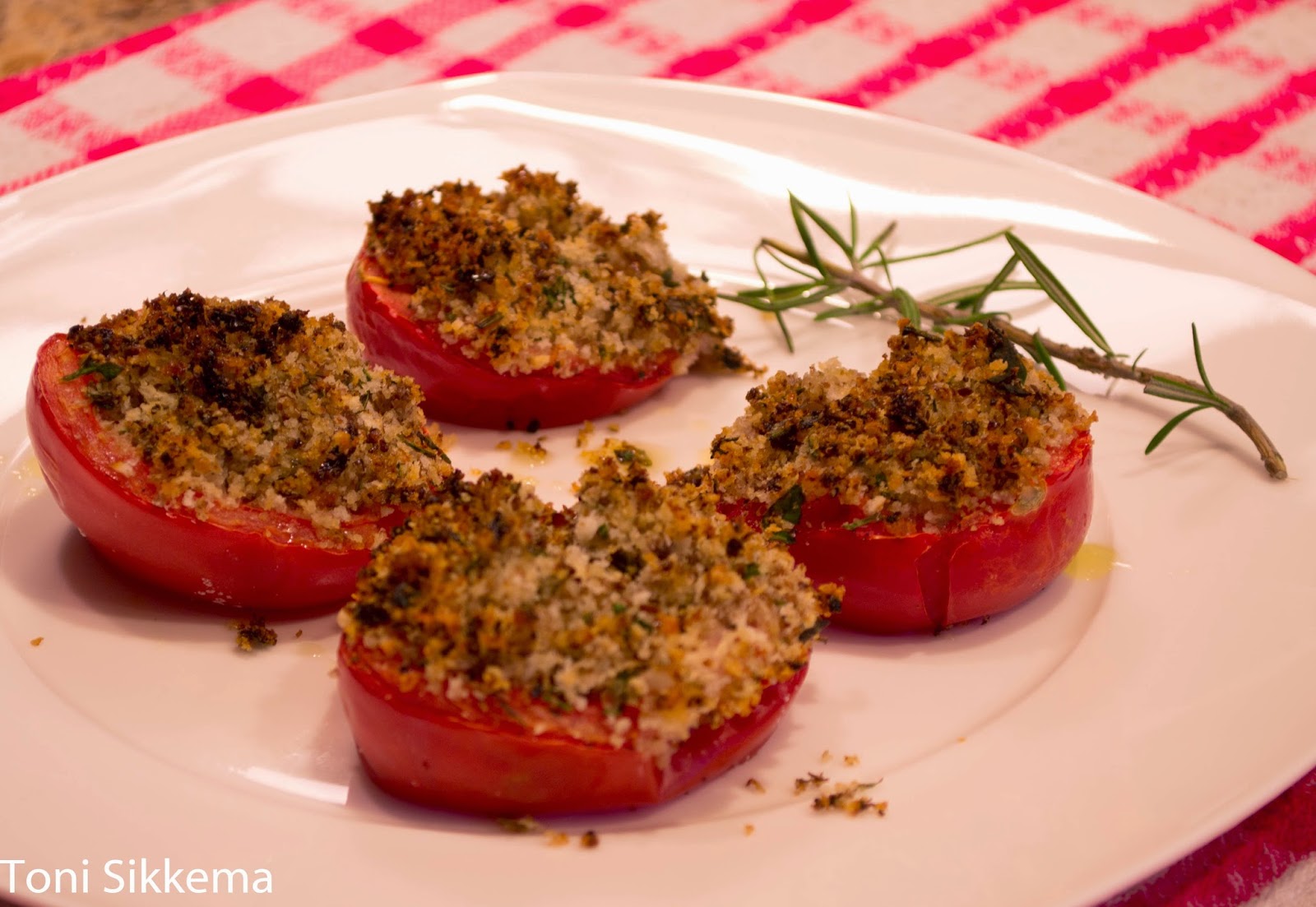 Toni's healthy life Baked Tomatoes with Bread Crumb topping