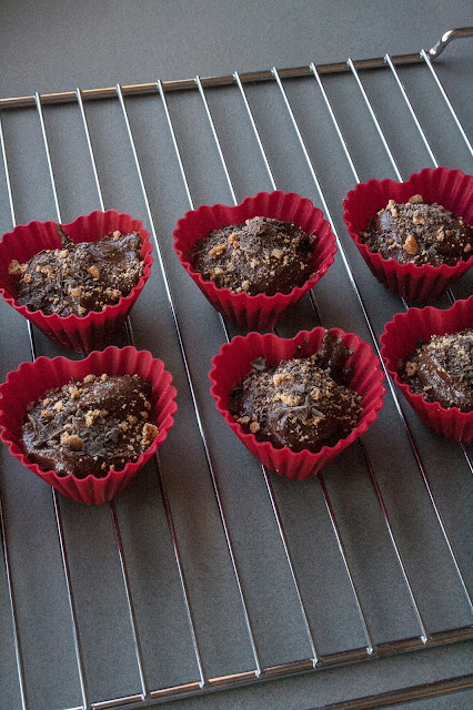Muffin per San Valentino al cioccolato e amaretti step 4