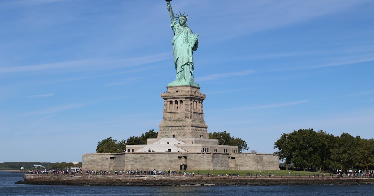 How tall is the Statue of Liberty? TravelerLifes