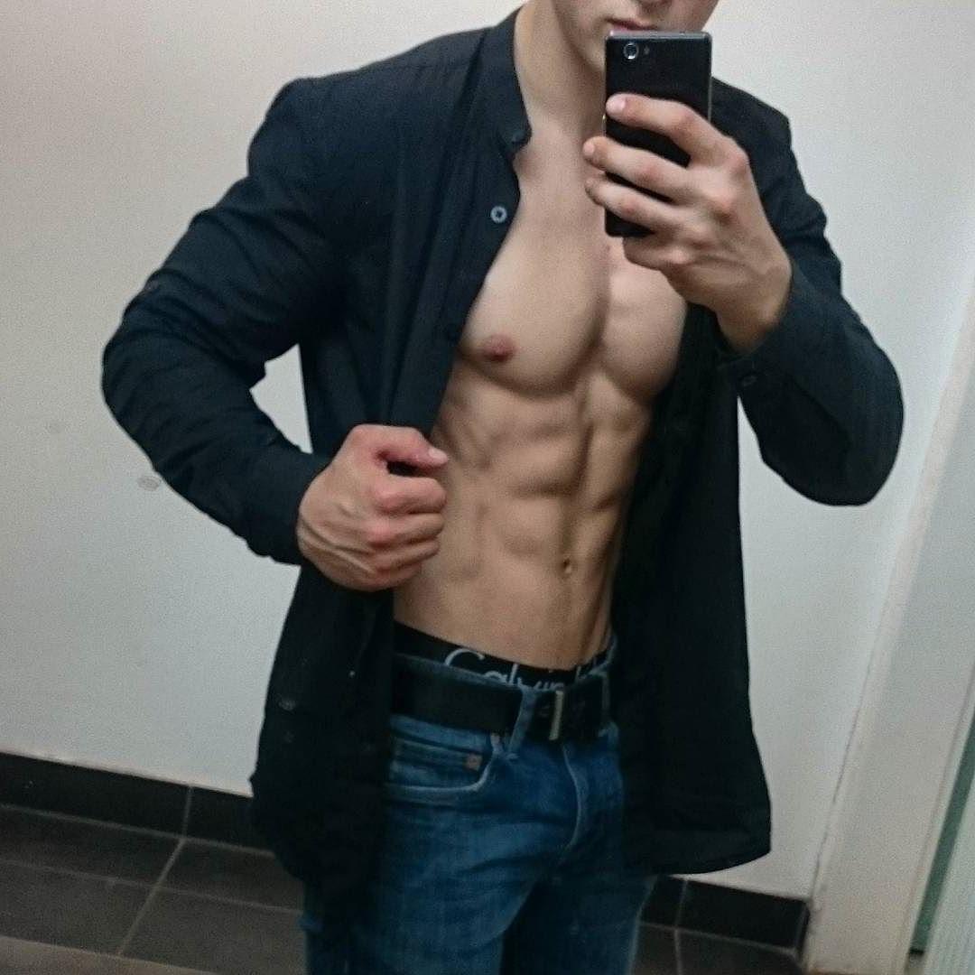 anonymous-young-sexy-mister-hunk-naughty-shirtless-abs-male-selfie