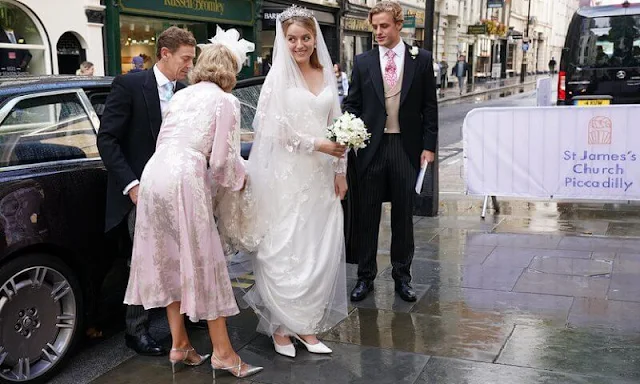 Alexandra wore an embroidered wedding dress by the bridal designer Phillipa Lepley and Ogilvy tiara