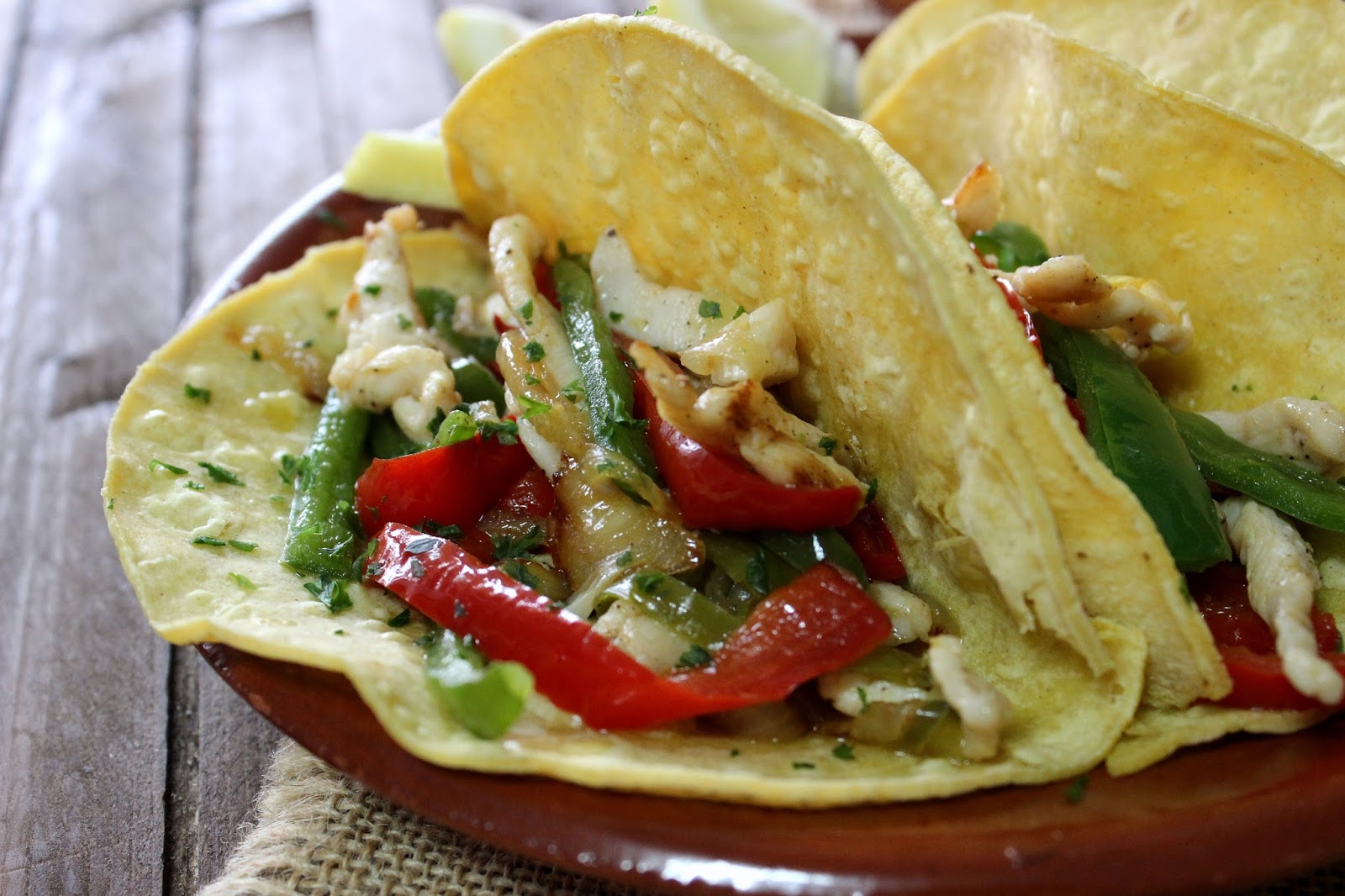 JULIA Y SUS RECETAS Tacos de pollo y pimientos