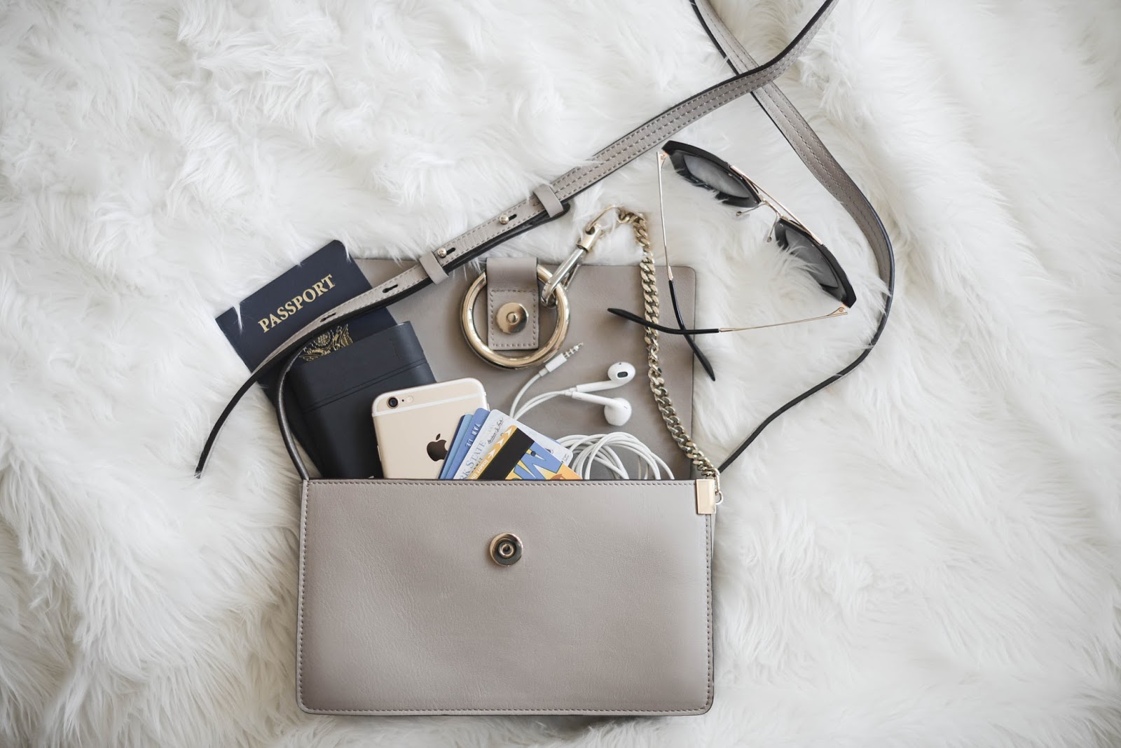 Faye Small Shoulder Bag Motty Grey Chloé sur FORZIERI