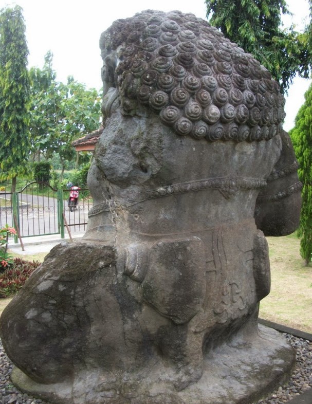 nusantaraku: Arca (redjo) Totok Kerot (Blitar)