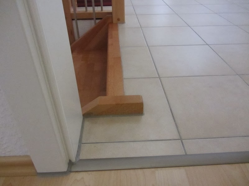 Unser Hausbau mit OKAL: Stand Außenanlagen, Kellertüren, Treppe und Haustür