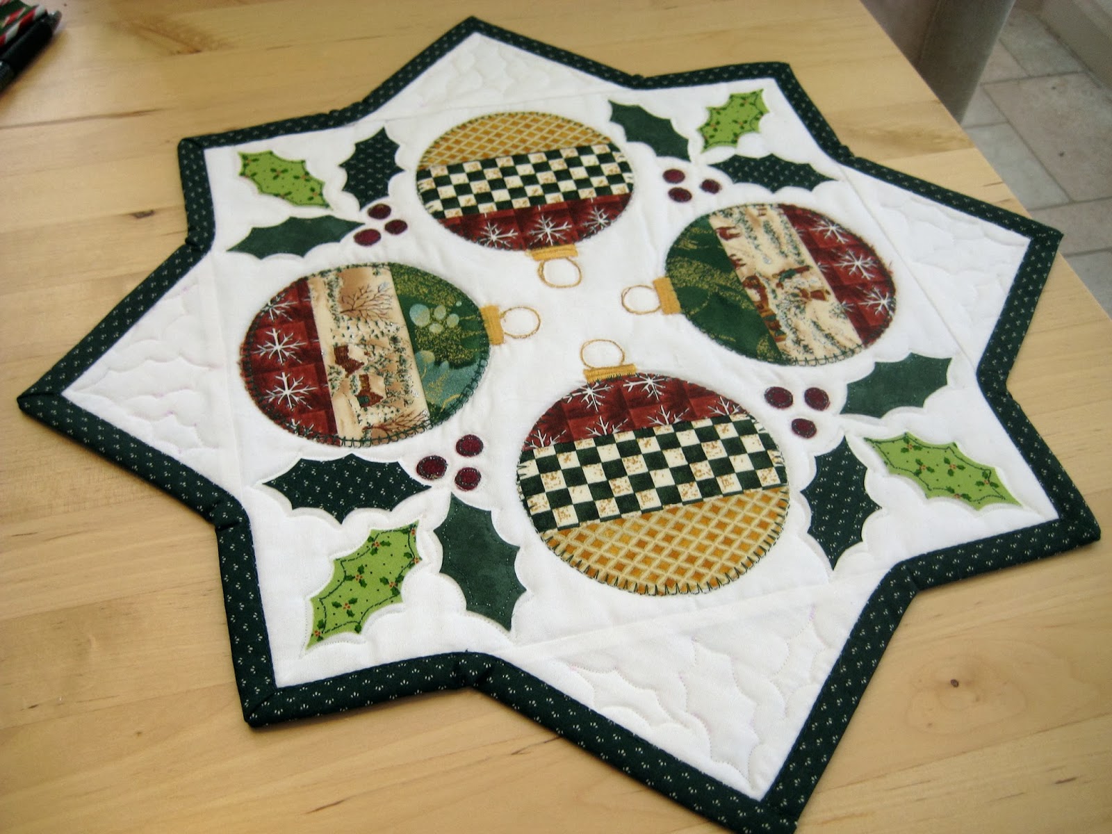 Quilt Inspiration Free pattern day Christmas Table Runners!