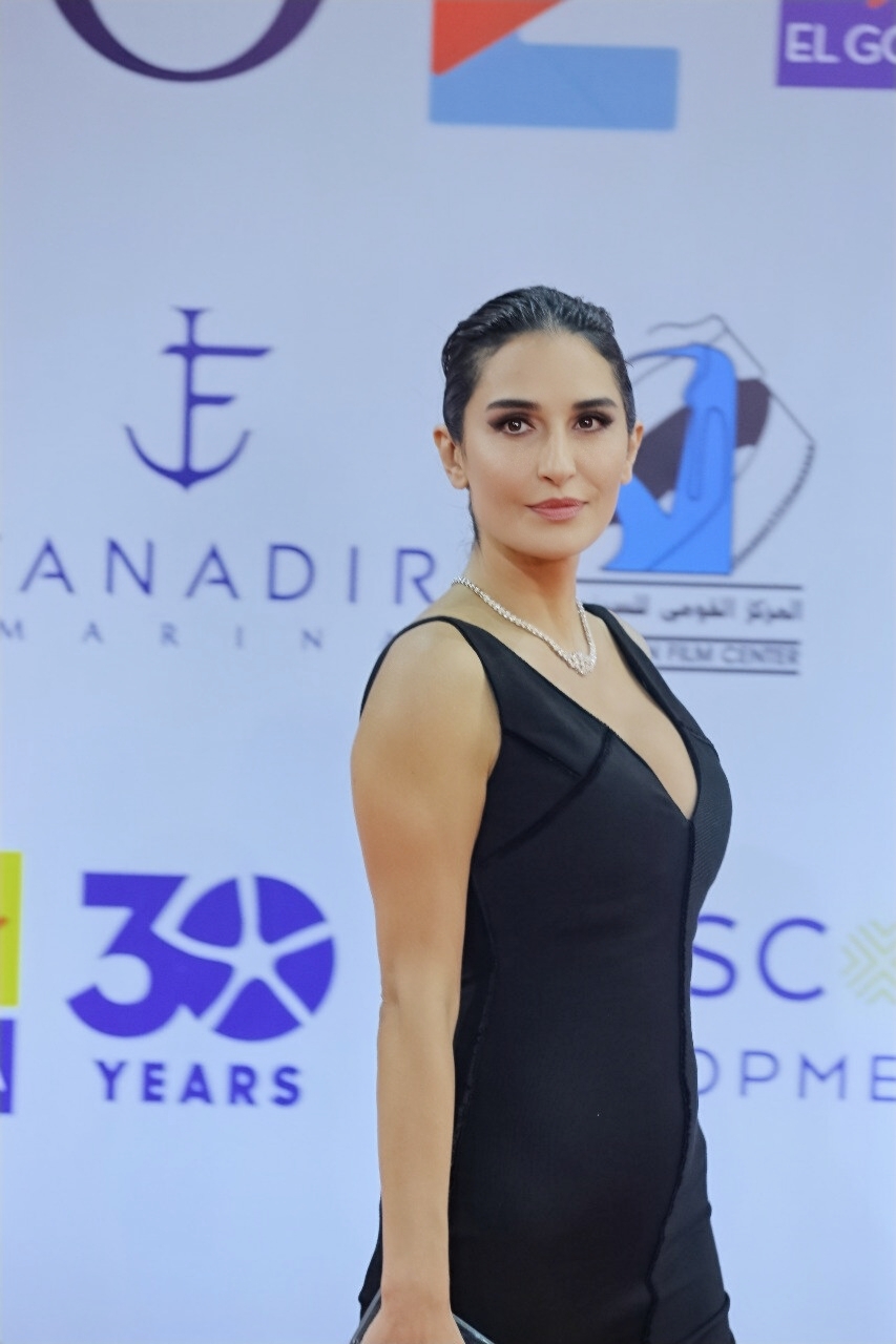 هكذا تلألأت فاطمة ناصر في سماء الجونة