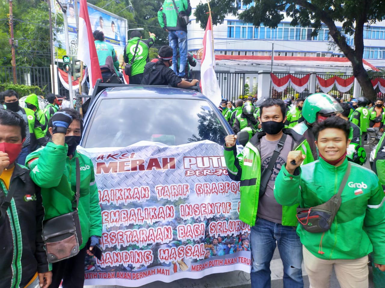 Ratusan Ojol Kembali Demo di Depan Kantor Gojek Medan, Ini Tuntutan Mereka Ratusan Ojol Kembali Demo di Depan Kantor Gojek Medan, Ini Tuntutan Mereka