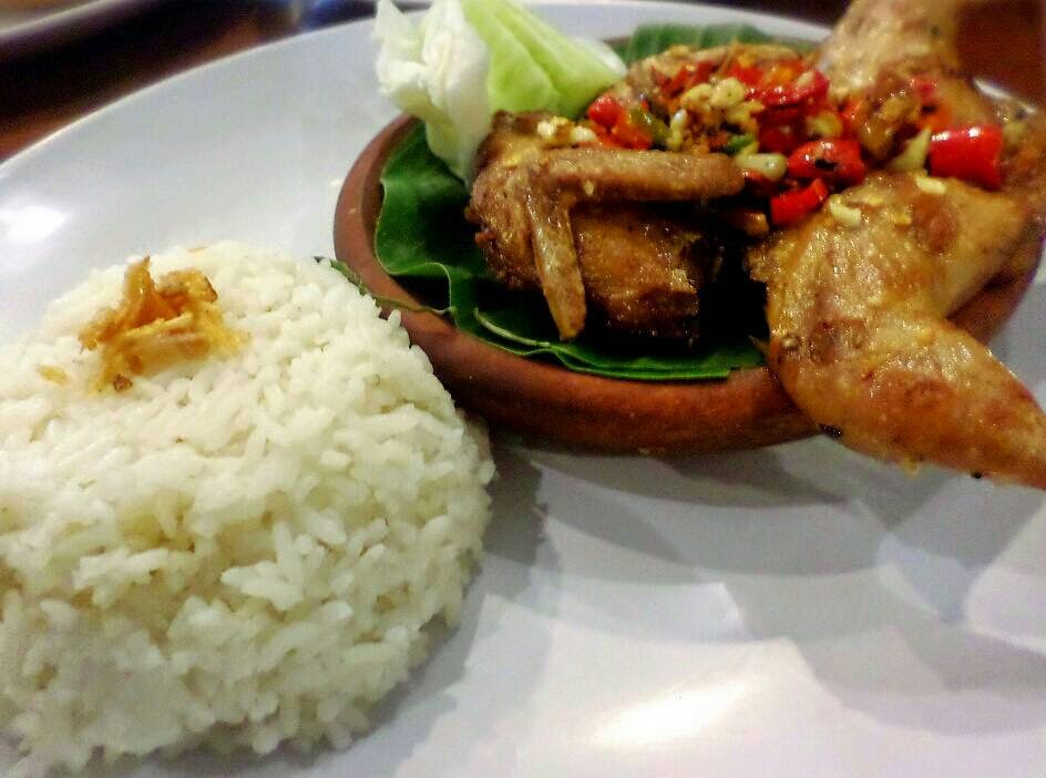 Makan Daging Puyuh di Bandung