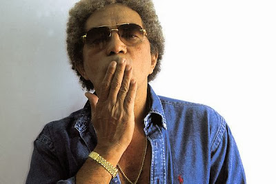 Morre aos 70 anos o cantor Reginaldo Rossi.